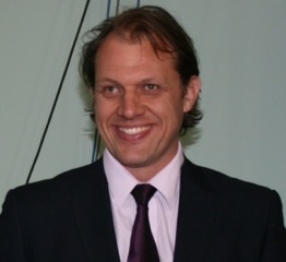 Dr Peter Streker